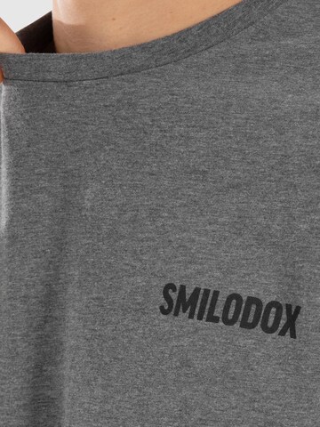 T-Shirt ' Cyris ' Smilodox en gris