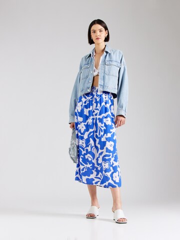 comma casual identity Rock in Blau