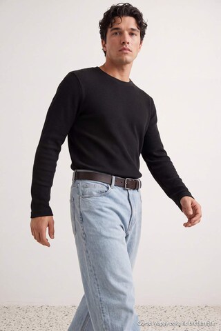 TrendyolSweater majica - crna boja: prednji dio