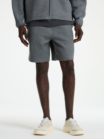 CHASIN' Regular Broek 'State.S Scuba PRO' in Grijs: voorkant