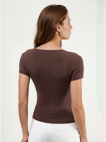 Busem Shirt in Brown