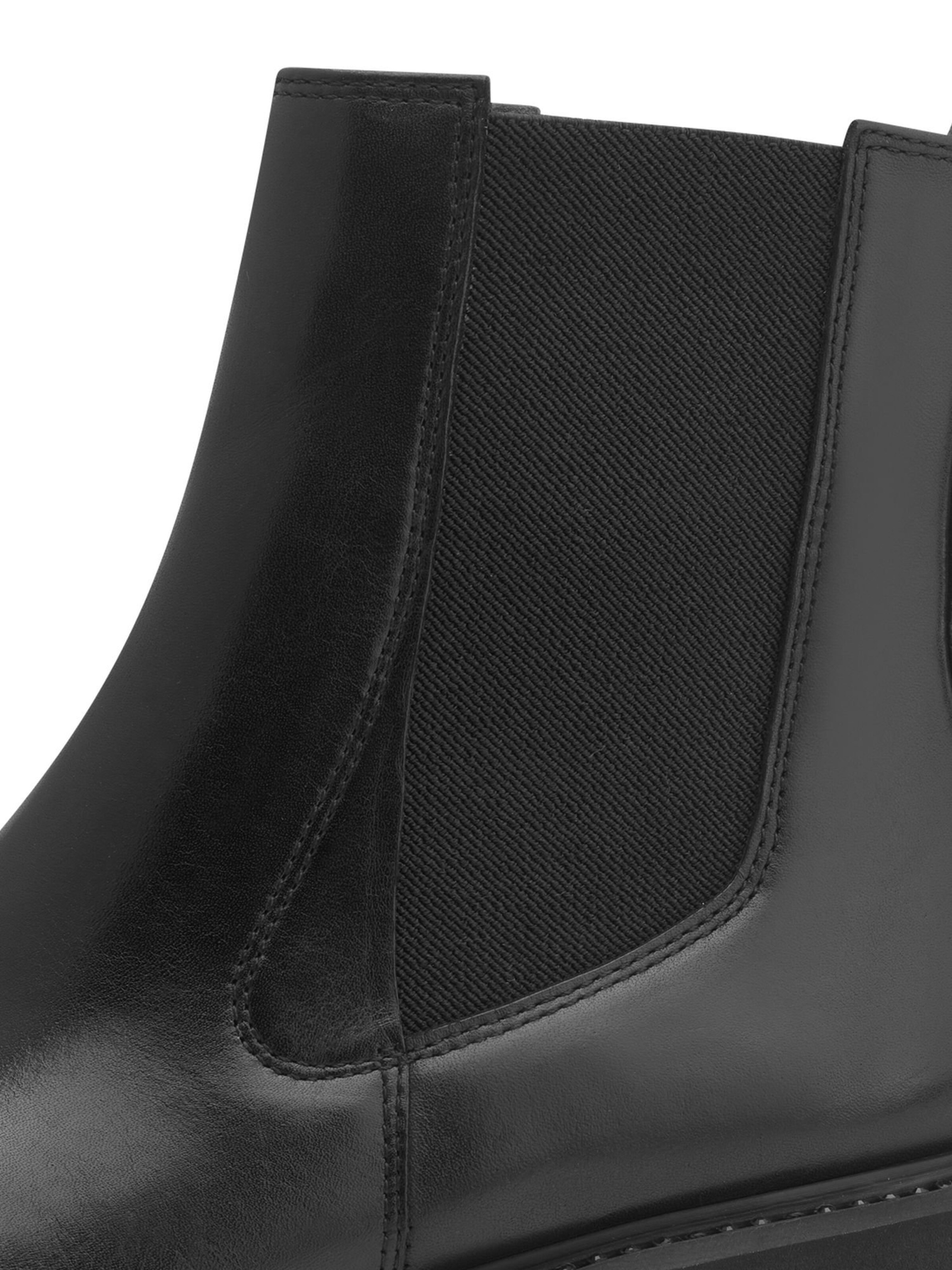 Tamaris Chelsea boots in Black