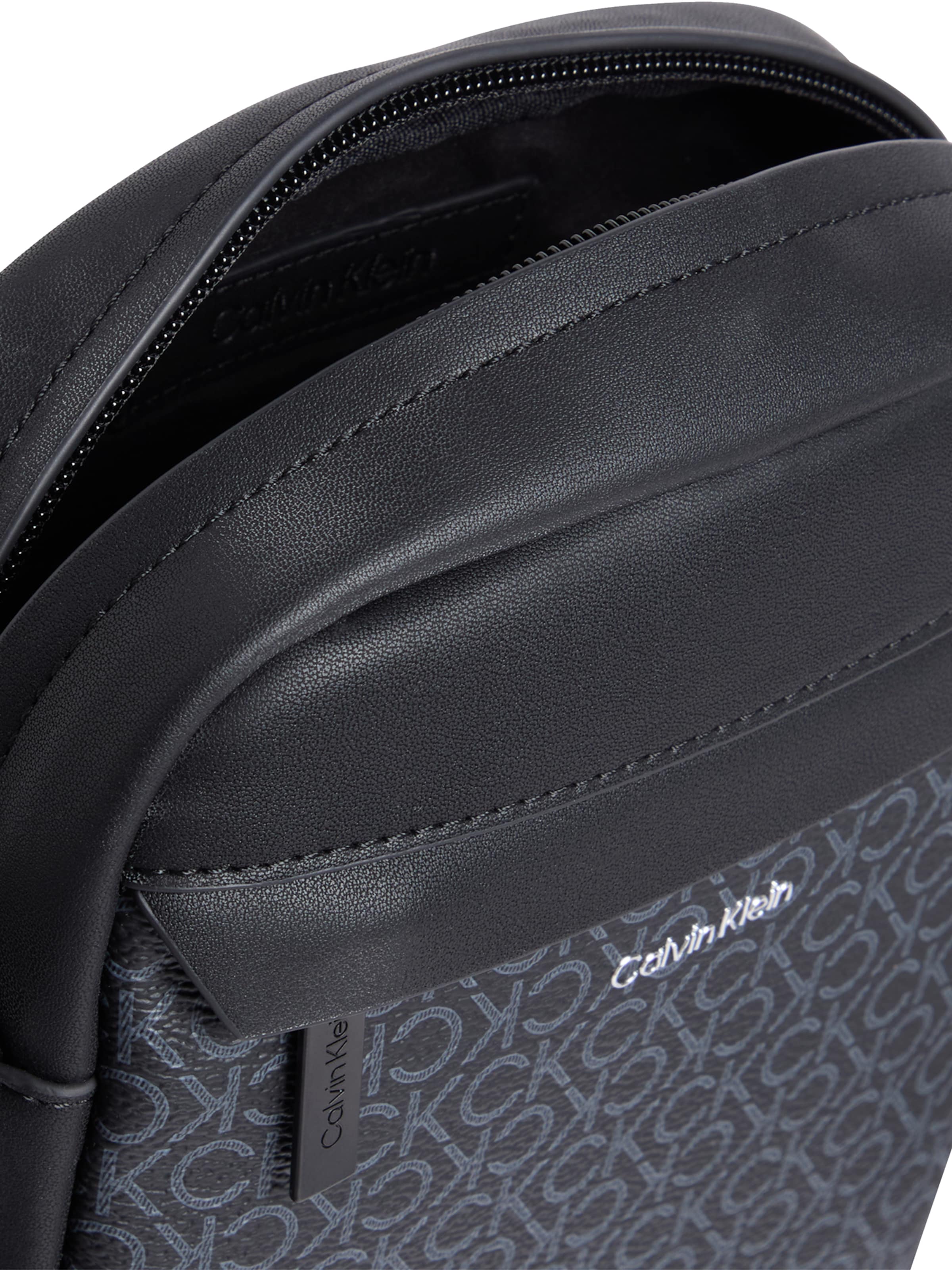 Sac à bandoulière 'MUST' Calvin Klein en noir