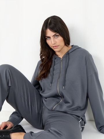 Wasabi Concept Sweater ' WA ' in Grey: front