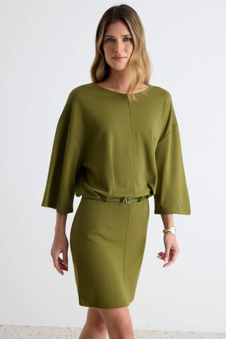 Rochie de la Trendyol pe verde: față