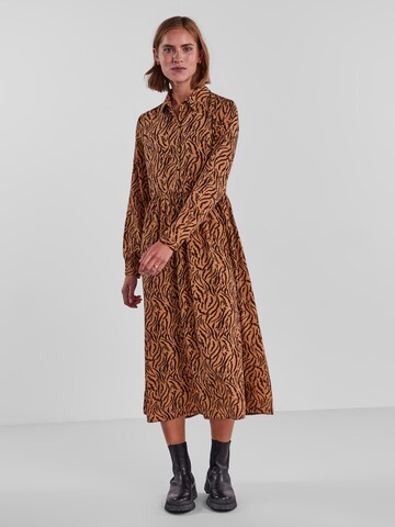 PIECES Shirt dress 'April' in Brown: front