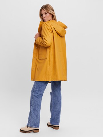 Manteau mi-saison 'Asta' VERO MODA en jaune