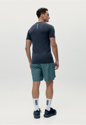 Born Living Yoga Shirt 'Nyong' in Blauw