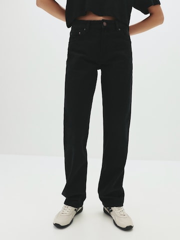 Pull&Bearregular Traperice - crna boja: prednji dio