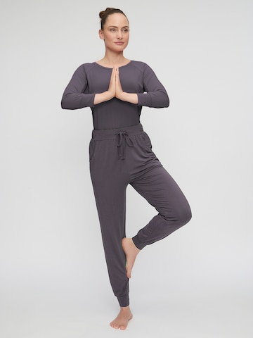 CURARE Yogawear Loose fit Workout Pants in Purple
