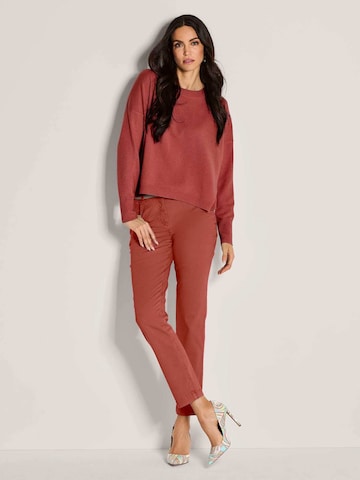 MADELEINE Tapered Broek in Bruin: voorkant