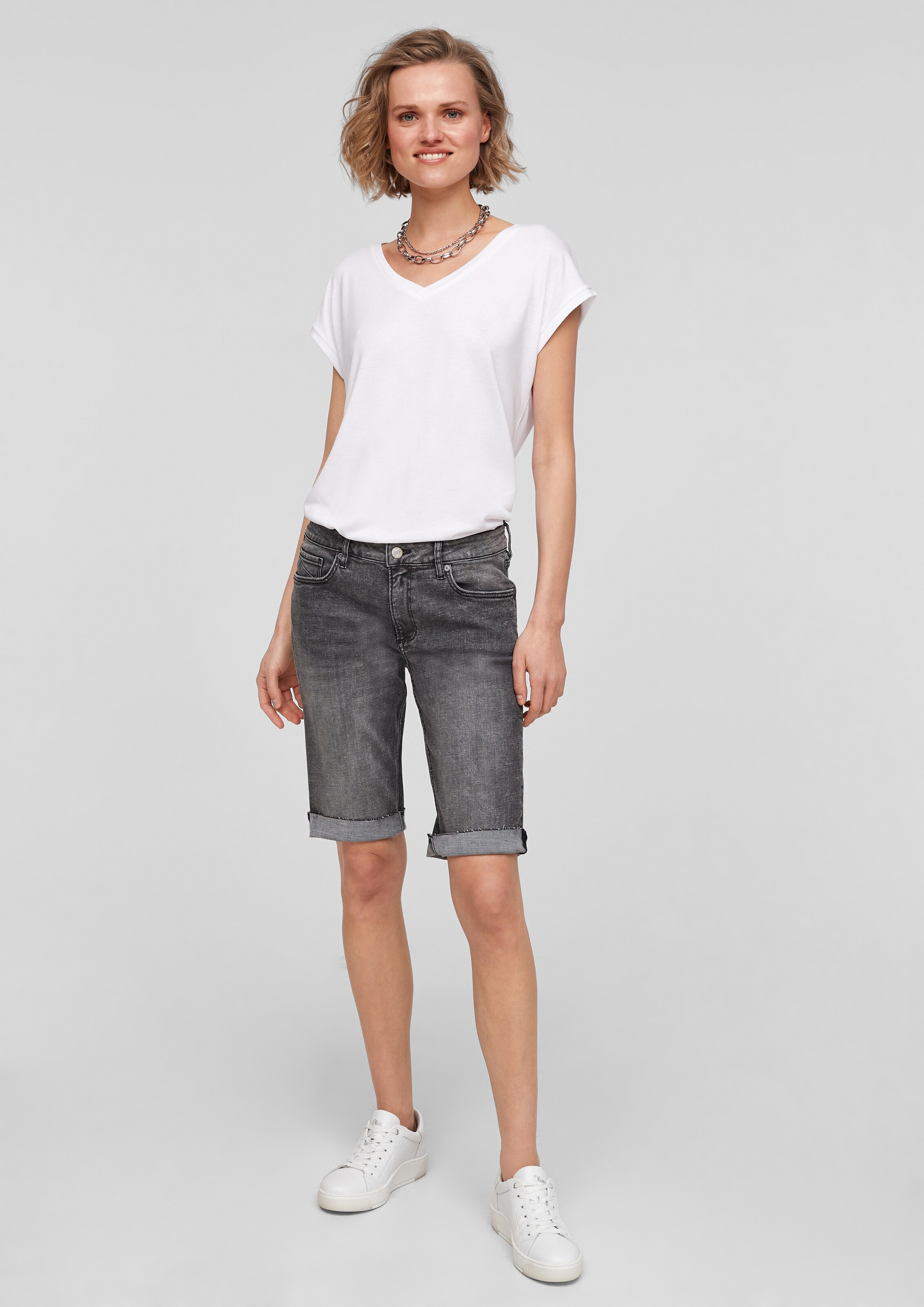 Q/S by s.Oliver Jeans in Grau 