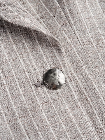 Vulto Blazers in Beige