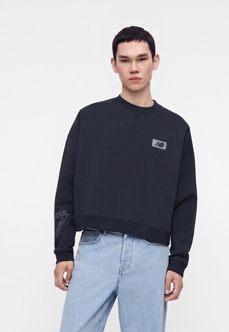 new balance Суичър в синьо: отпред