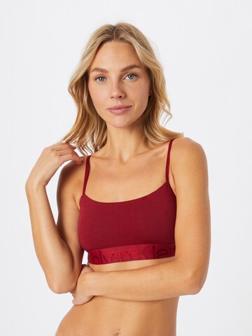 Calvin Klein Underwear صدرية حمالة صدر بلون أحمر: الأمام