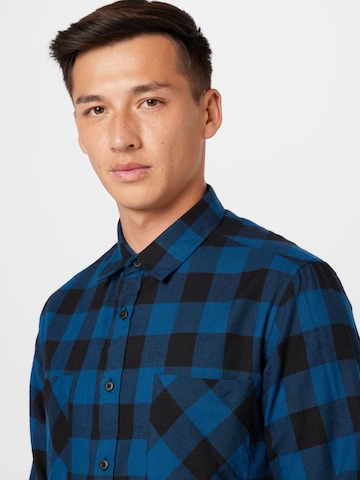 Coupe regular Chemise Urban Classics en bleu