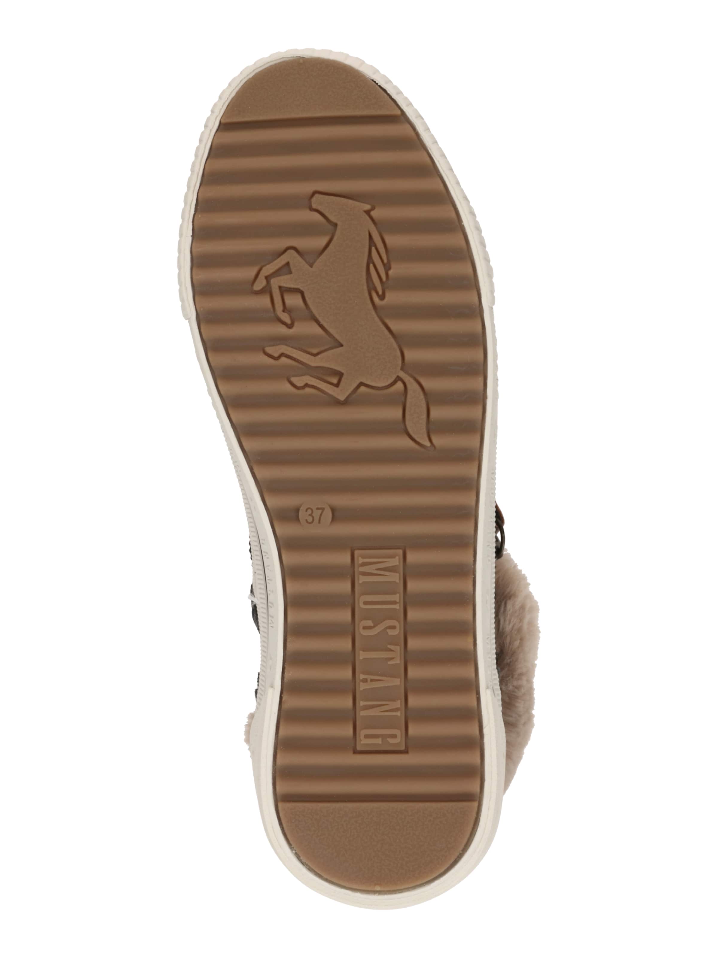 MUSTANG Ботинки на шнуровке 'Kalua' в Черный