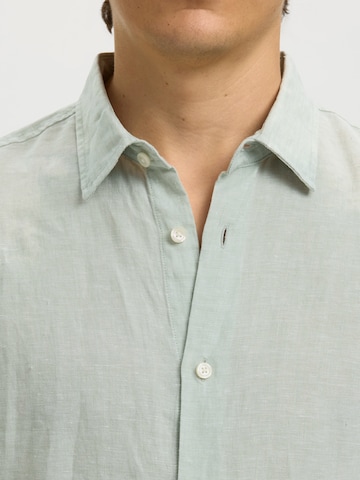 SELECTED Regular Fit Skjorte 'SLHKYLIAN' i blå