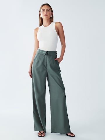 BWLDR Loose fit Trousers 'AMARE' in Green: front