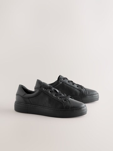 Next Низкие кроссовки в Черный