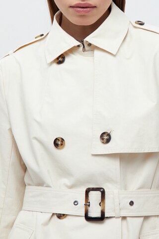 Finn Flare Trenchcoat in Beige