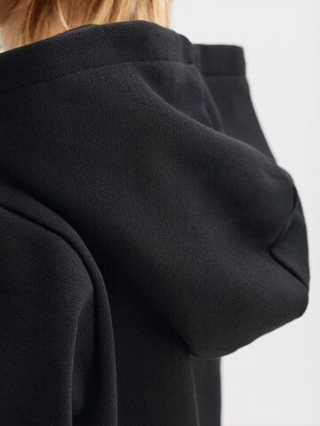 JJ Rebel - Sudadera 'JREBZACK' en negro