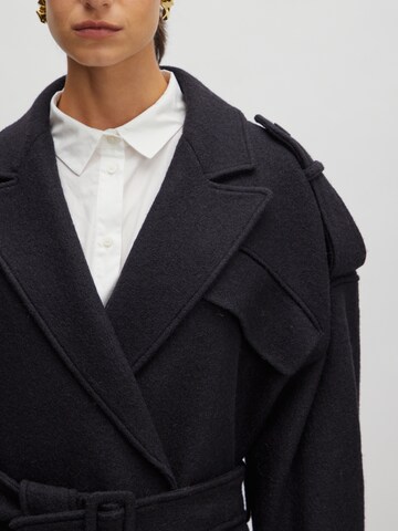 Manteau mi-saison 'Eilika' EDITED en noir