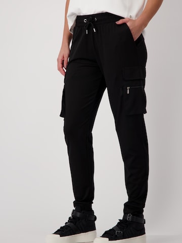 Effilé Pantalon cargo monari en noir