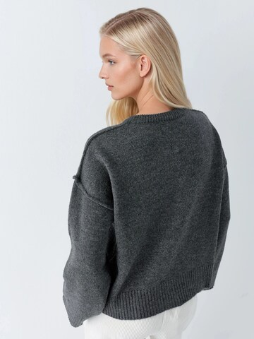 Hiccup Knit Cardigan in Grey