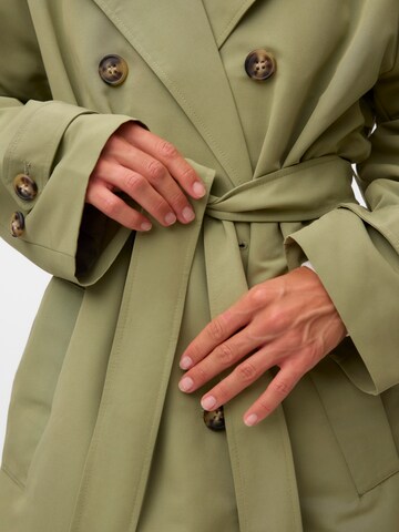 Cappotto di mezza stagione 'VMCHLOE' di VERO MODA in verde