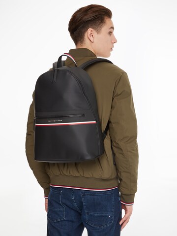 TOMMY HILFIGER Rucksack in Schwarz