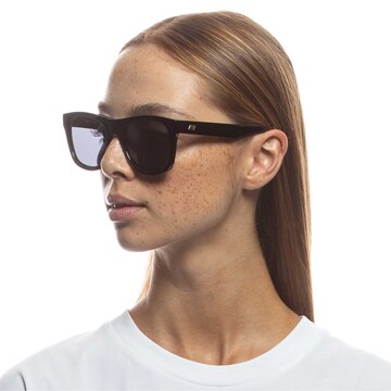 LE SPECS Okulary przeciwsłoneczne 'Petty Trash' w kolorze czarny