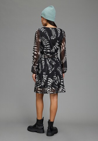 LAURA SCOTT Kleid in Schwarz