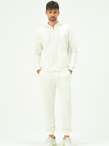 Pyjama C&City en beige : devant