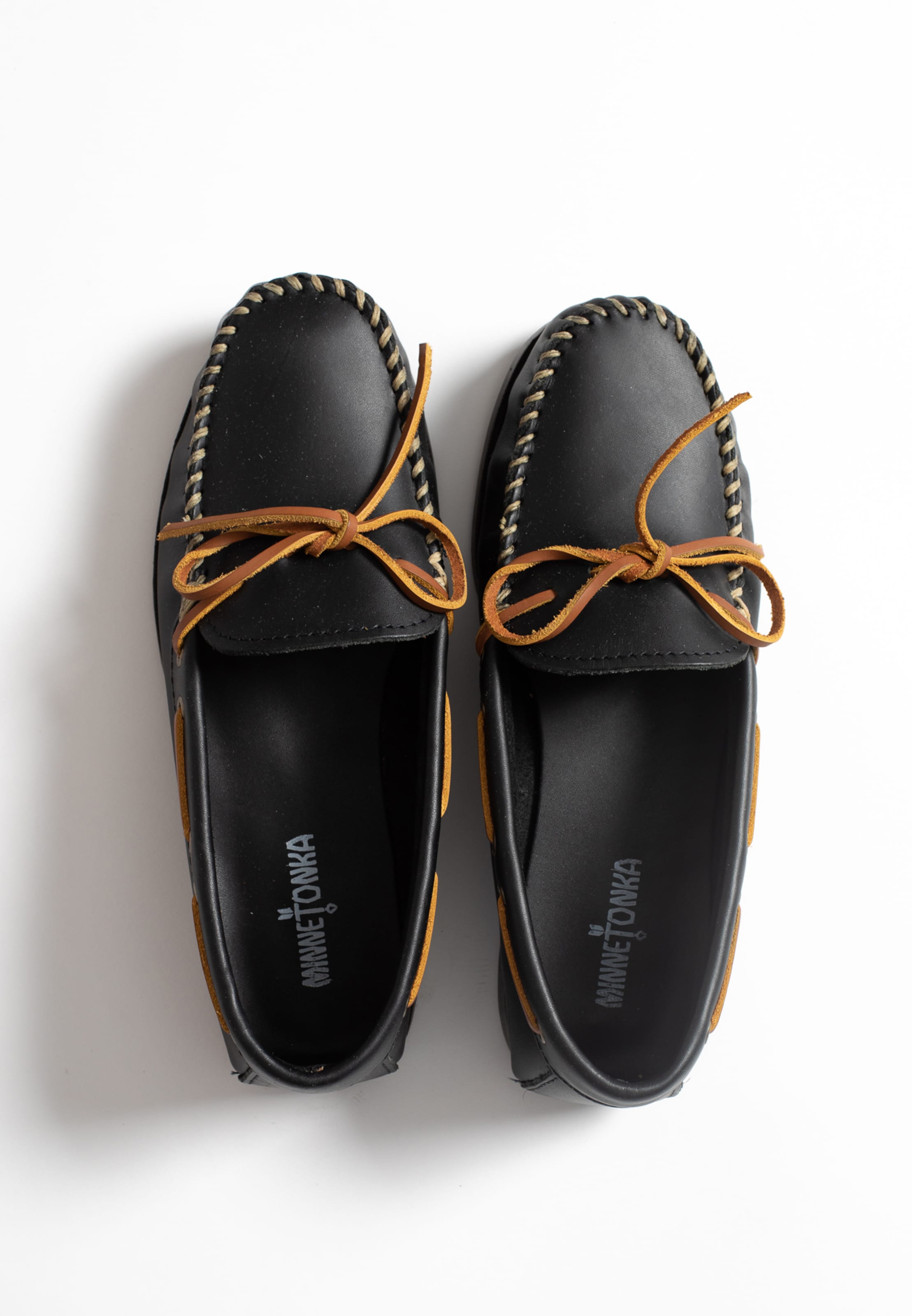 Mocassino 'Camp Moc' di Minnetonka in nero