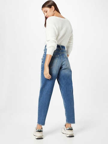 Herrlicher Tapered Pleat-front jeans 'Kabira' in Blue