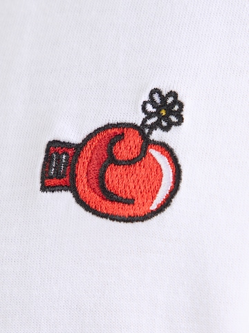 T-Shirt 'Daisy Glove' Iriedaily en blanc
