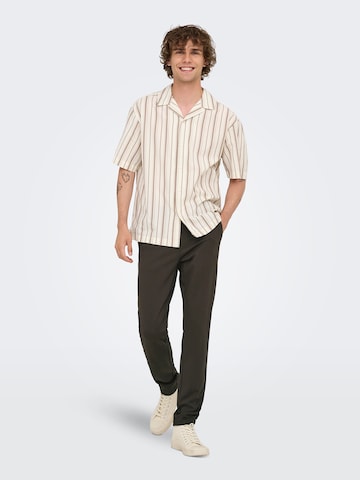 Slimfit Pantaloni chino 'ONSMARK' di Only & Sons in marrone