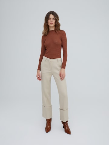 Regular Pantalon à plis 'Aviana' EDITED en beige