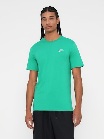 Nike Sportswear Regular fit Póló 'CLUB' - zöld: elől