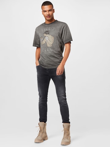 Tricou 'FRED' de la Only & Sons pe gri