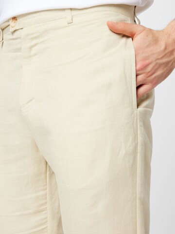 Coupe slim Pantalon à plis 'Alessio' ABOUT YOU x Jaime Lorente en beige