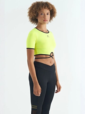 Tommy Life Performance Shirt in Yellow