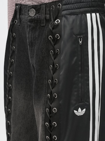 ADIDAS ORIGINALS Свободный крой Джинсы 'FB' в Черный