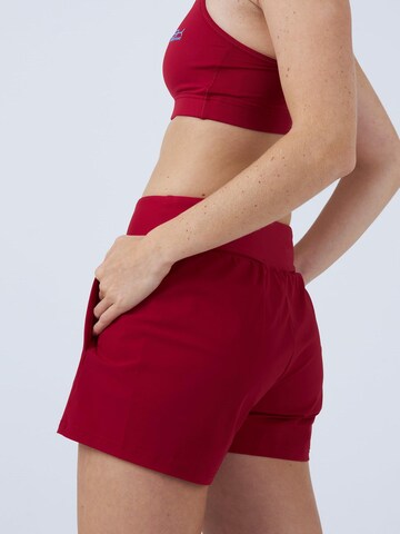 SPORTKIND Regular Sporthose 'Advantage Shorts mit Ballhalter'‌‌ in Rot