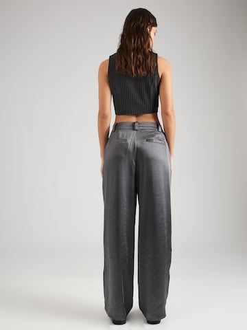 modström - Pierna ancha Pantalón plisado 'Hudson' en gris