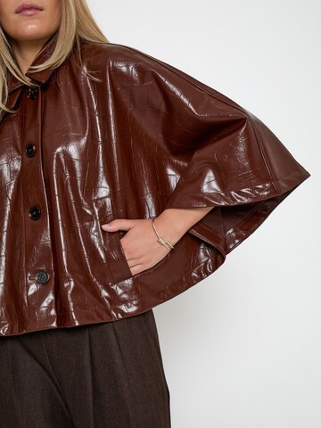 Peppercorn - Chaqueta de entretiempo 'Serafina' en marrón