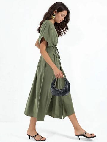 Busem Kleid in Grün
