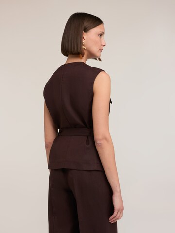 MOTIVI - Chaleco para traje en marrón