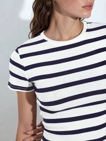 T-shirt Busem en bleu